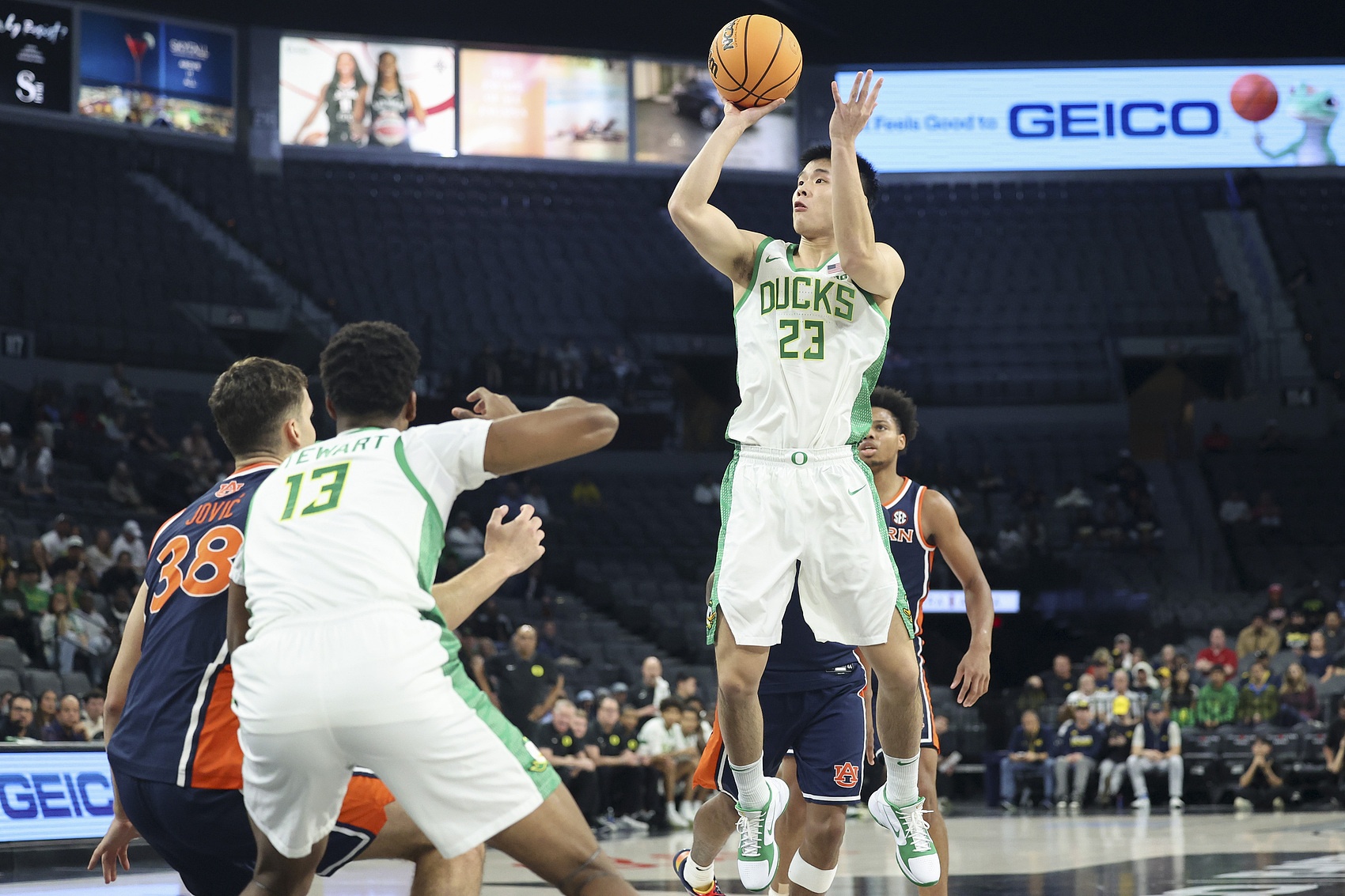 今日运动战2中0!林葳靠罚球得到1分 NCAA开季7场比赛命中率16.1%