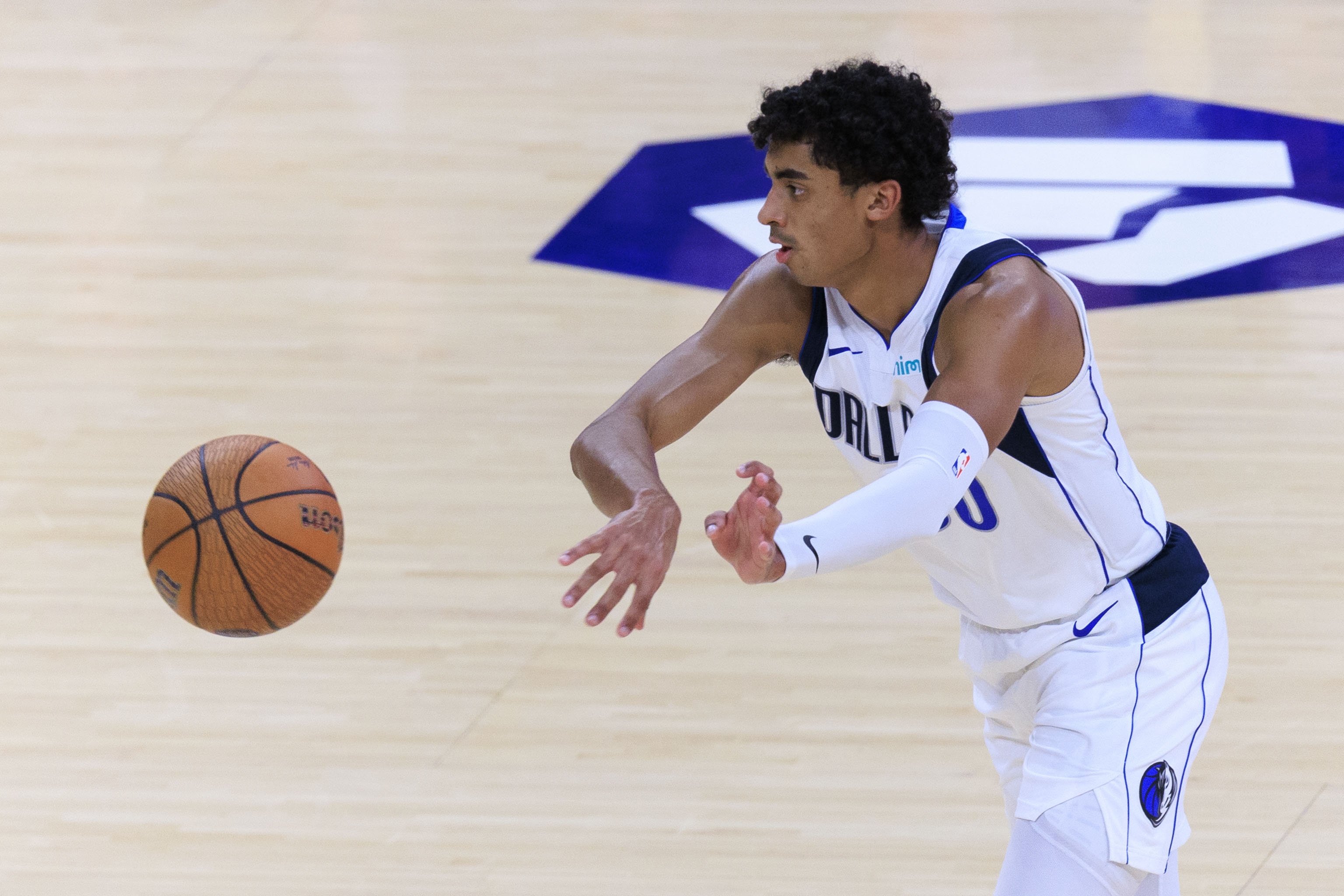 浓眉：克里斯蒂原本就有多种能力 他新秀赛季以来自信心进步最大