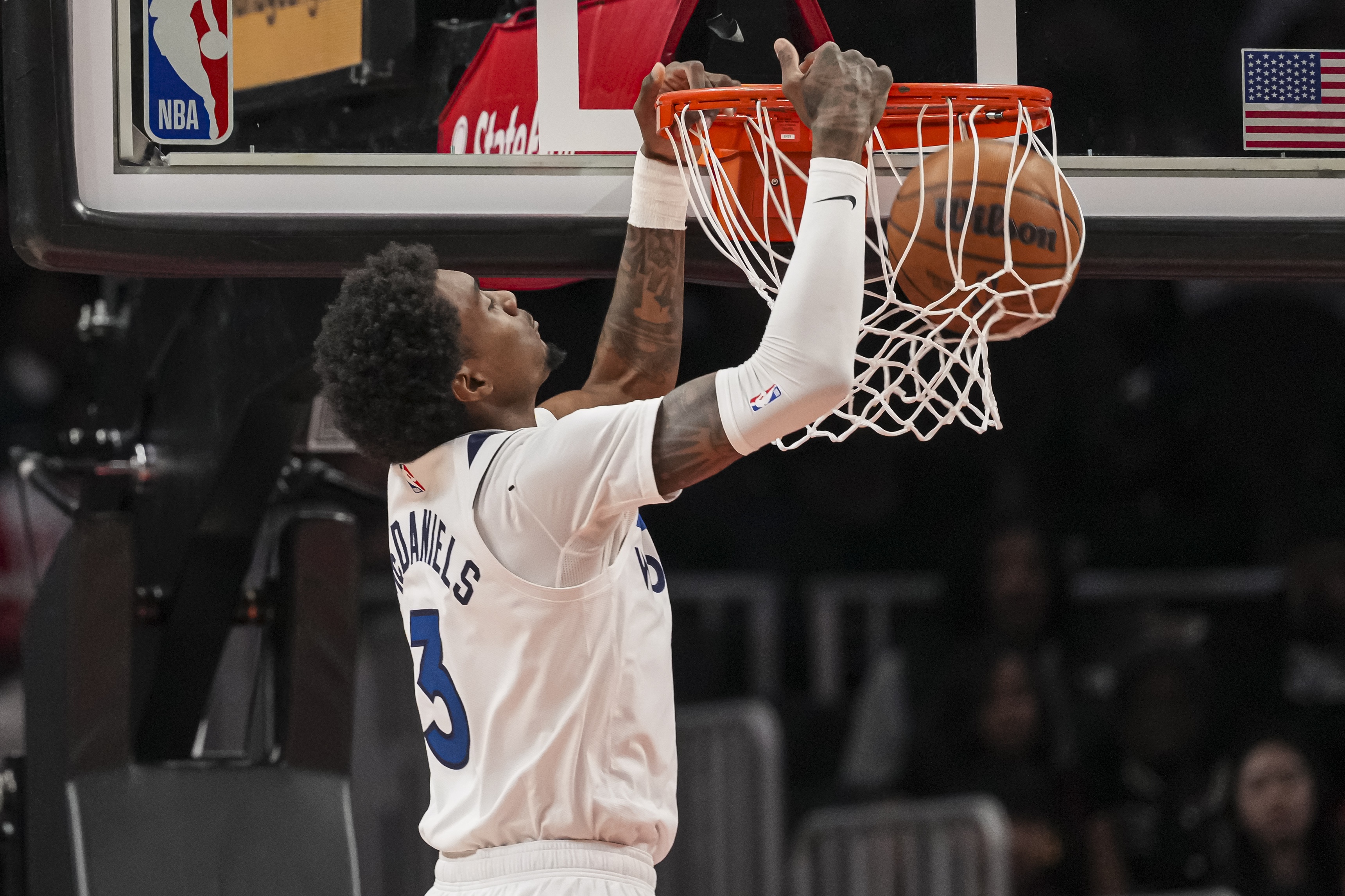 麦丹谈扣篮增多：就是顺手扣的 相比扣篮我其实更愿意上篮