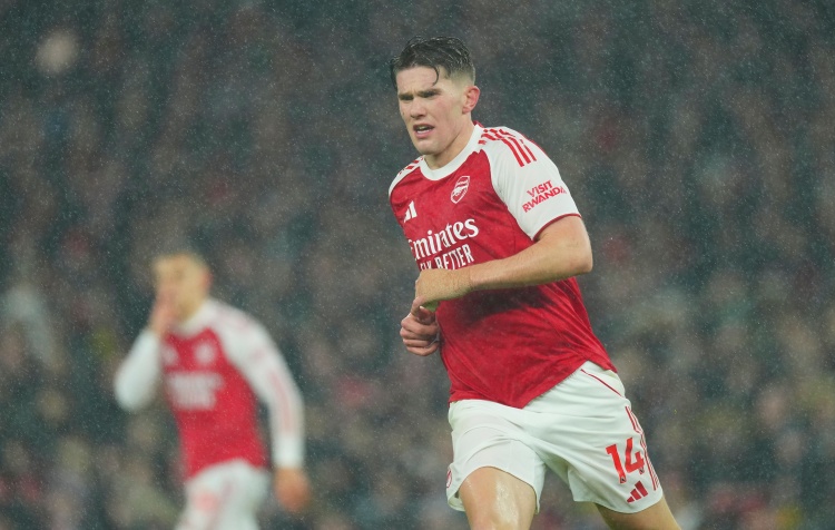 1-0击败蓝军！内维尔：约克雷斯踢得很挣扎，枪手锋线做得还不够