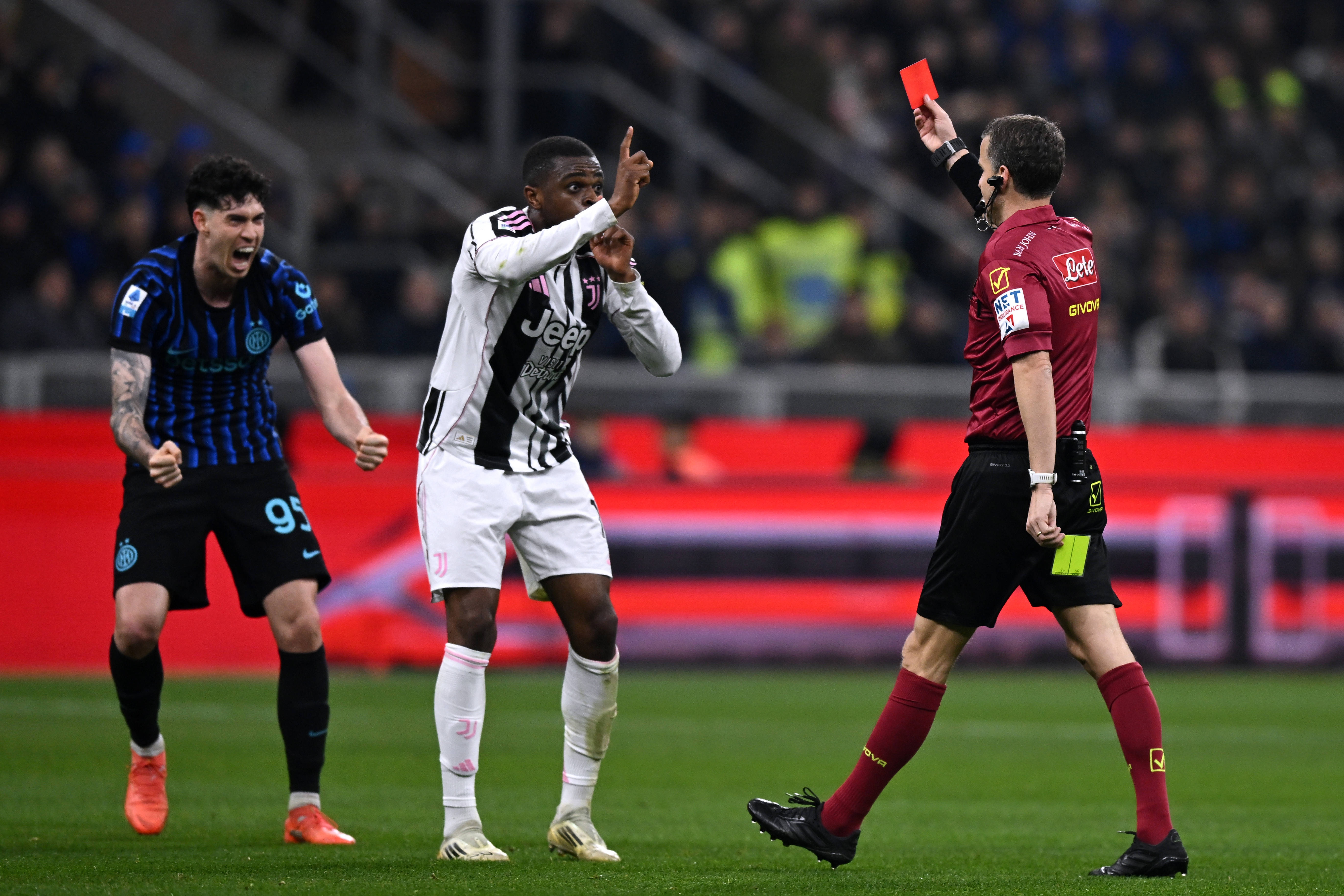 罗体：警方建议国米vs尤文的主裁拉佩纳及其家人暂时不要出门